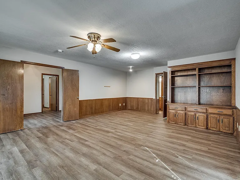 1111 Robin Hood Ln — Photo 9