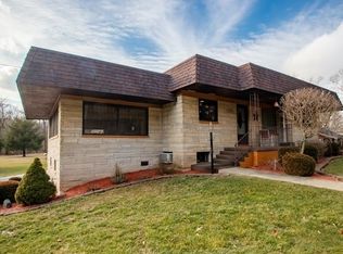 136 S Daisy Ln, Danville, IL 61834