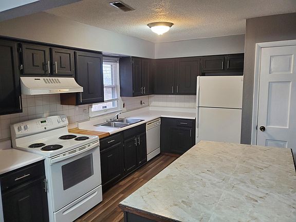 4th image of 1446 N Henderson Ave
