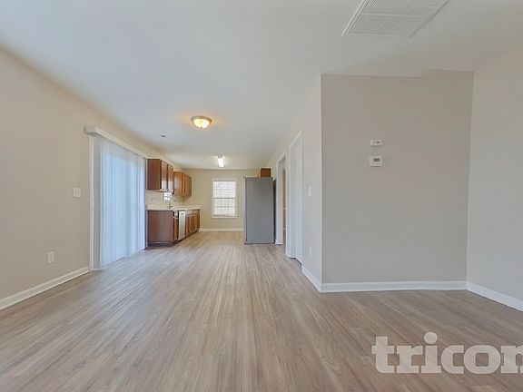 3rd image of 443 Laurel Mist Ln