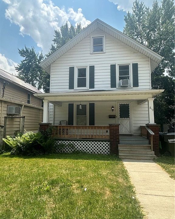1st image of 813 E Bowman St