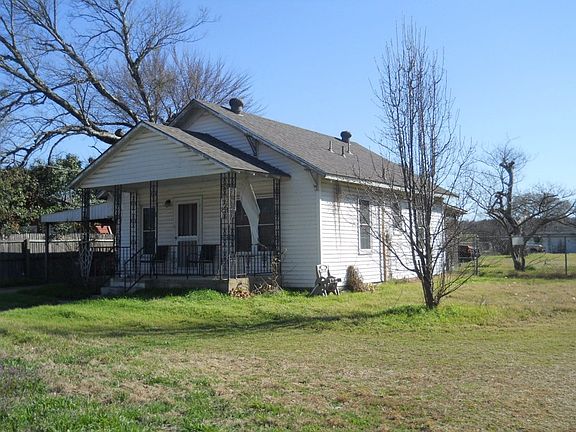 2nd image of 4315 Blackstone Dr