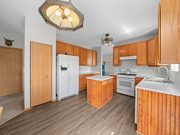 5th image of 6922 Sahara Dr
