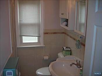 4th image of 336 Weart Ave