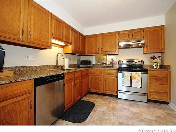 3rd image of 3 Meadow Lake Dr #3