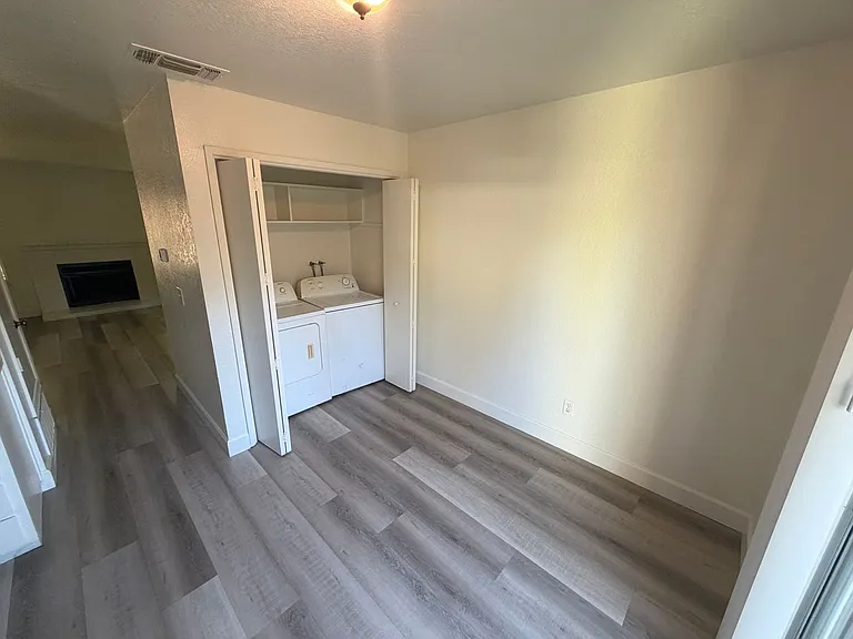 9151 Newhall Dr #116 — Photo 11