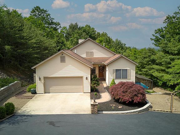 2nd image of 1135 Checkerberry Ln