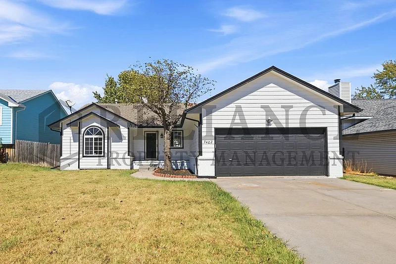 4 bed, 3.0 bath, 2184 sqft, $2,200 — Photo 1