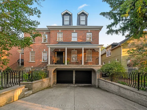 93 Hillview Rd, Aurora, ON L4G 2M6