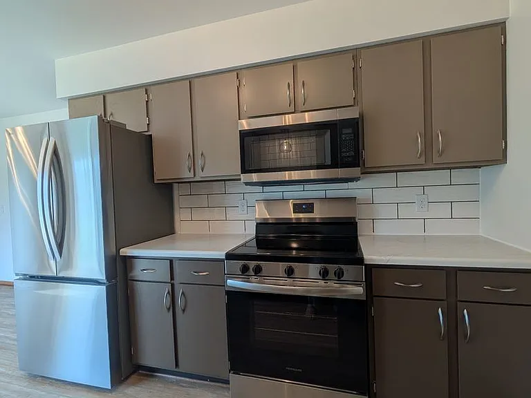 1516 Vogt Dr — Photo 24