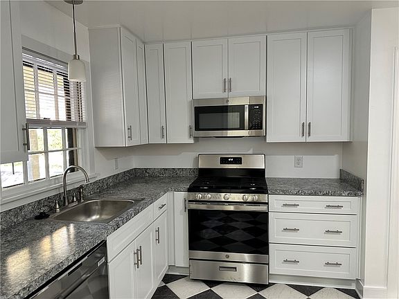 4th image of 1184 Jamestown Rd APT 33