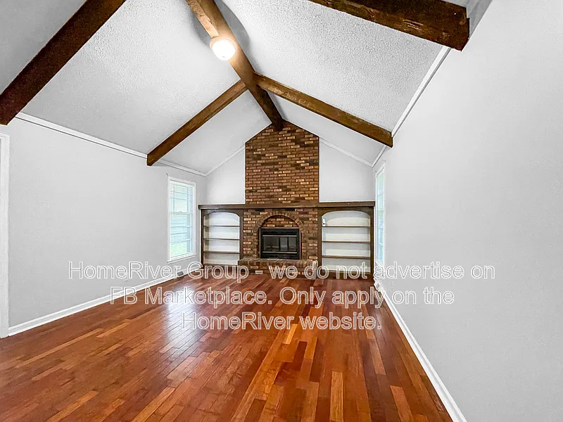 3 bed, 2.0 bath, 2354 sqft, $2,075 — Photo 2