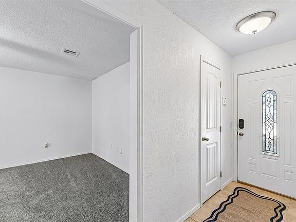 5th image of 708 Willow Ridge Pl