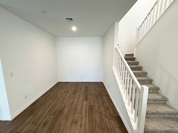 5th image of 600 N Carriage Hill Dr #1168
