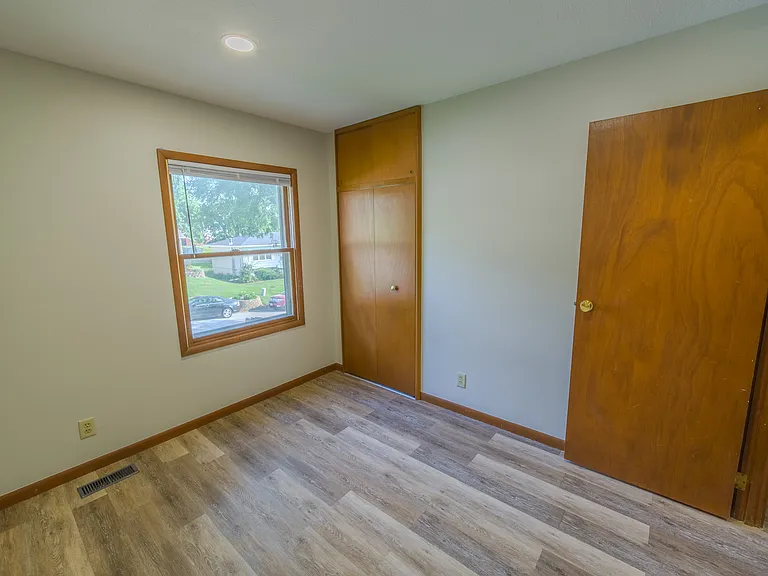 4363 Medina Dr — Photo 5