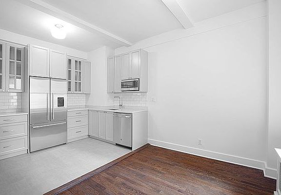 4th image of 12 E 86th St APT 938
