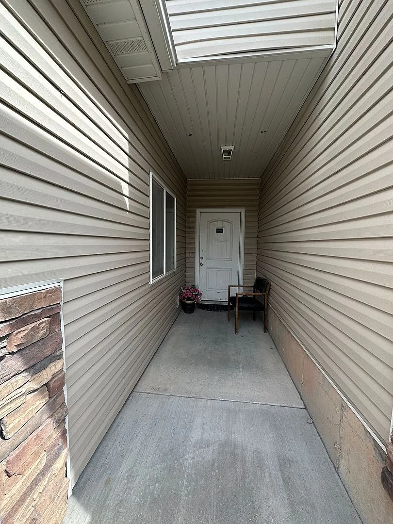 Charming Townhome — Photo 2