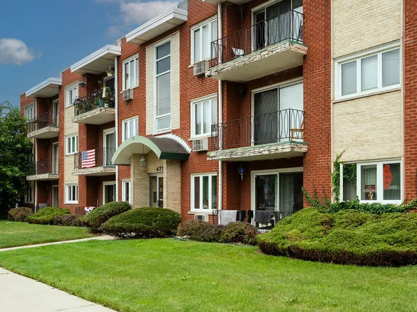 4754 W 101st St APT 1A, Oak Lawn, IL 60453