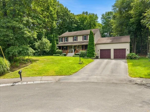 194 Woodlawn St, East Taunton, MA 02718