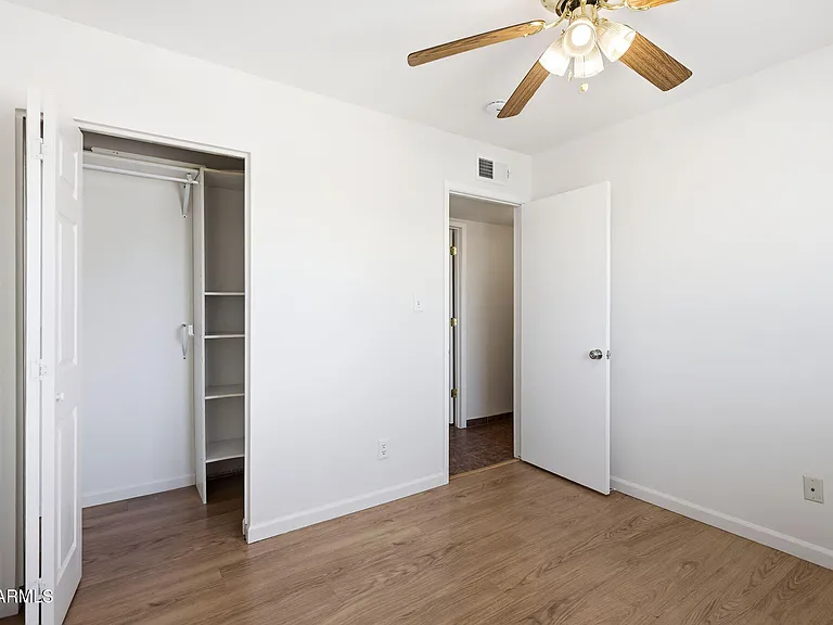250 E Park Ave — Photo 21