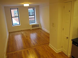 Rented by Metropolis Real Estate of Manhattan