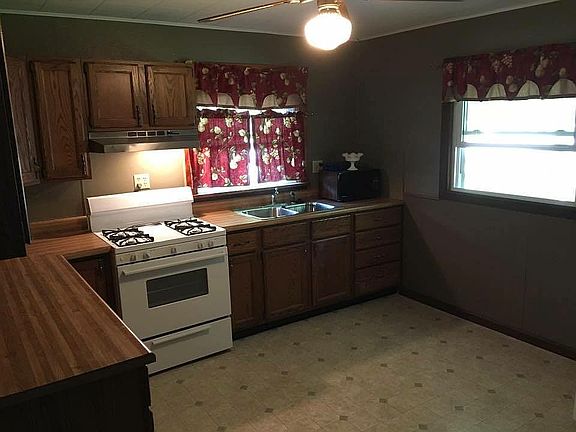 5th image of 415 Washington St
