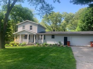 6717 Knollcrest St NE, Rockford, MI 49341