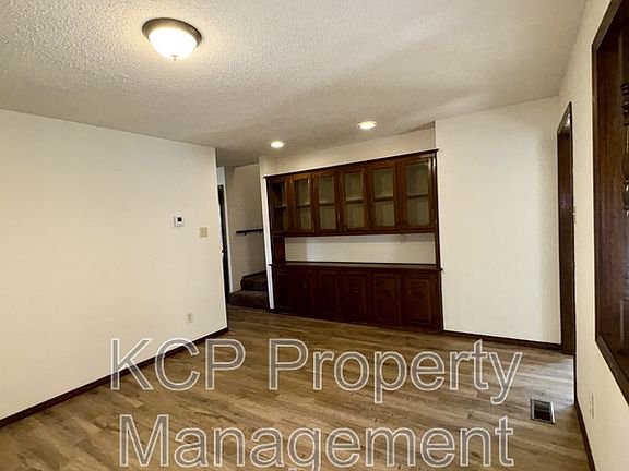 3rd image of 4726 S South St #U