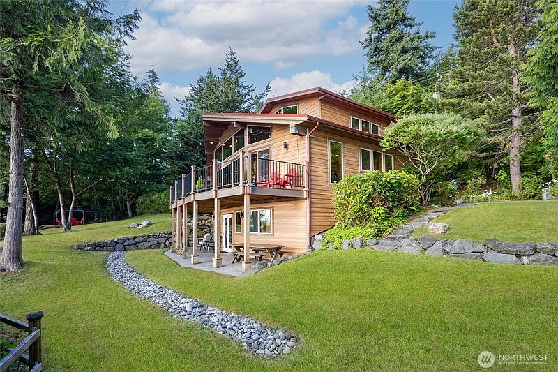 3rd image of 2339 N Nugent Road