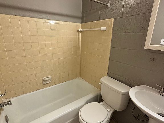 5th image of 5223 E 12th St #22