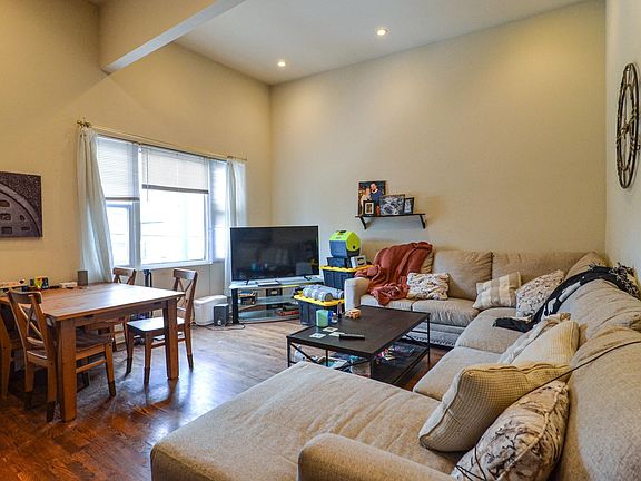 2nd image of 3048 N Clybourn Ave APT 2F