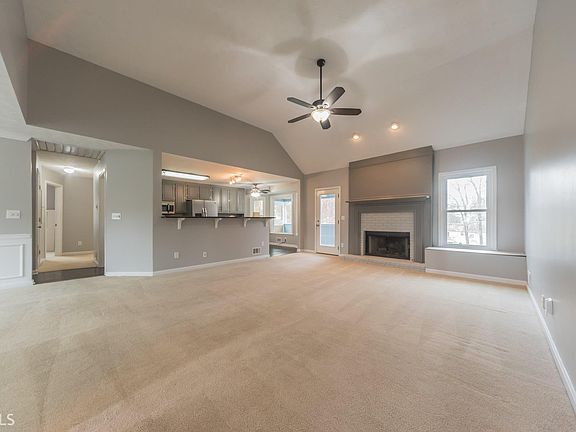3rd image of 1280 Pinyon Pl #3