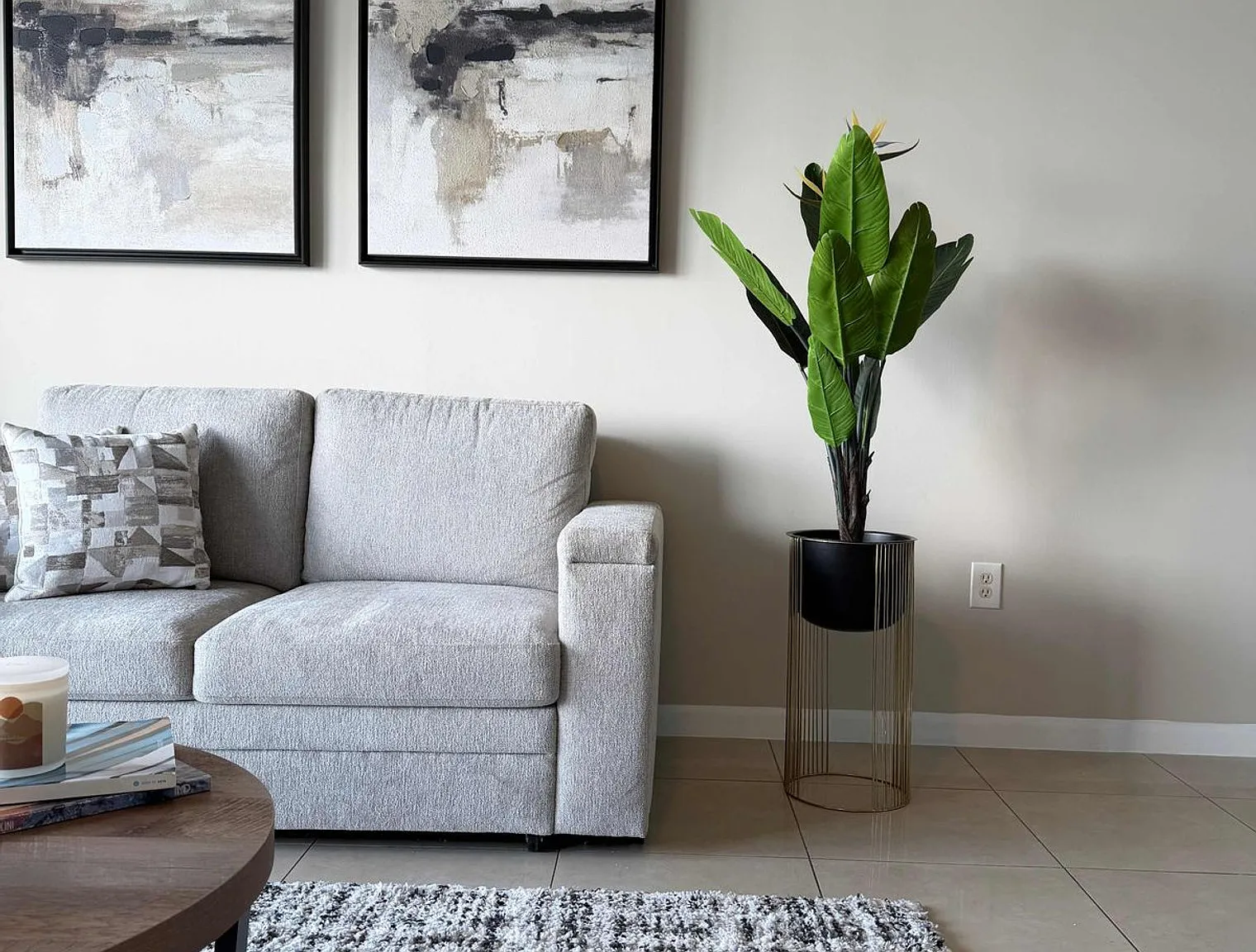 2 bed, 2.0 bath, 1076 sqft, $4,512 — Photo 4