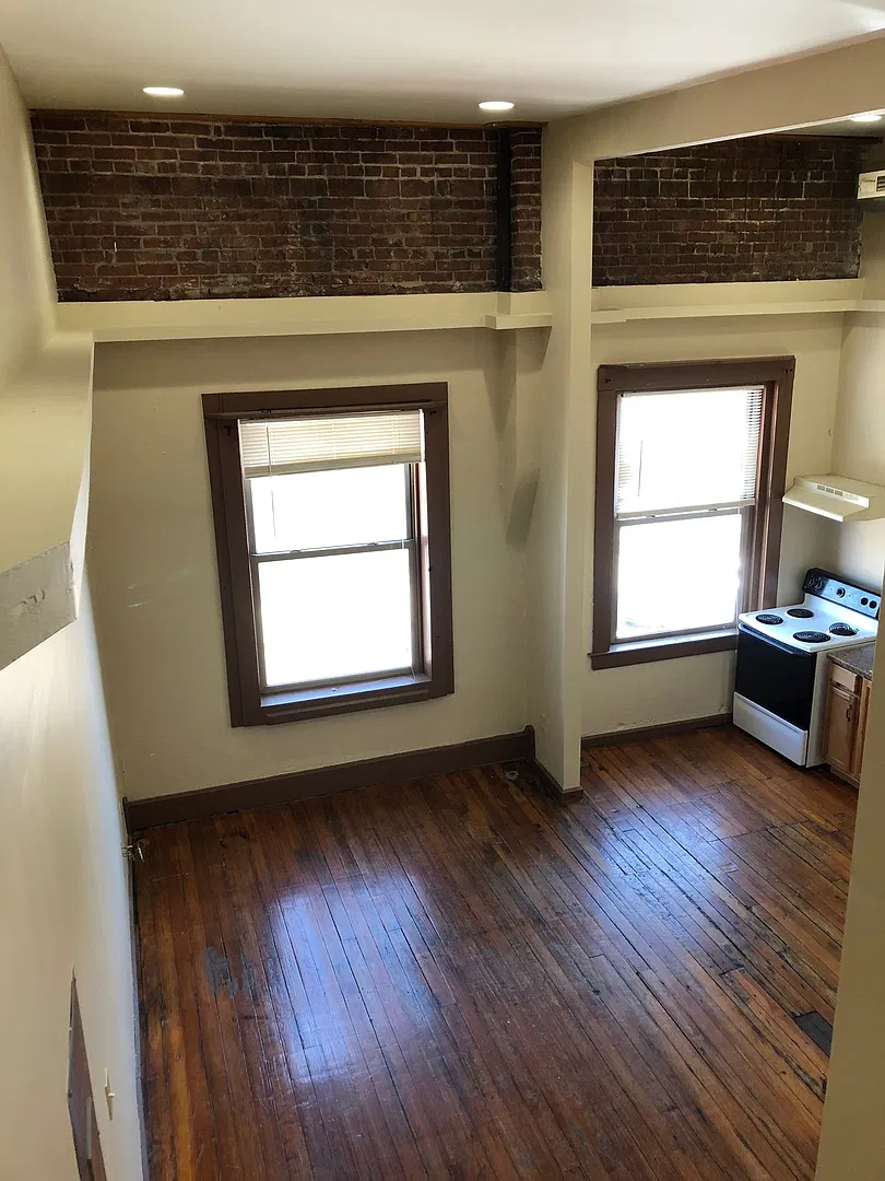 312 W. Walnut St — Photo 1