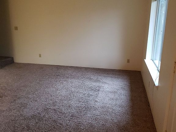 4th image of 1110 Woodrow Ln #2