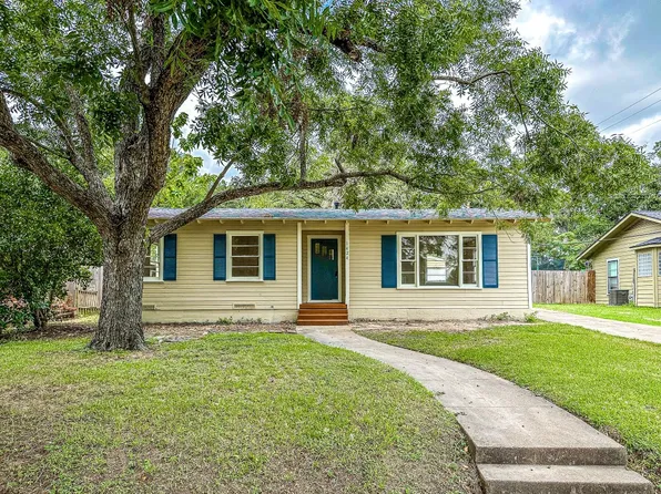 1424 Bowie Dr, Corsicana, TX 75110
