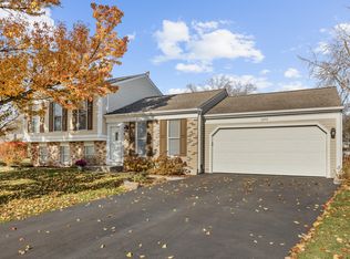 1293 Birchbark Trl, Carol Stream, IL 60188