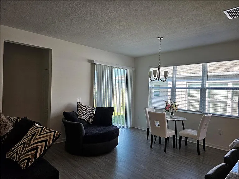 2927 Sanctuary Dr — Photo 16
