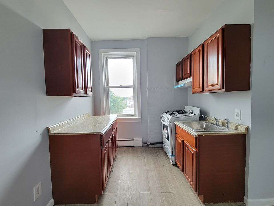1st image of 300 Watchung Ave #12E