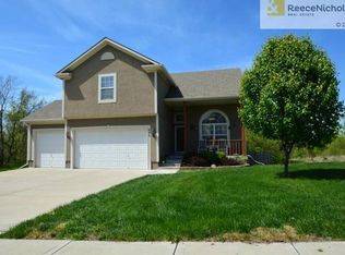 446 Madison Creek Dr, Raymore, MO 64083
