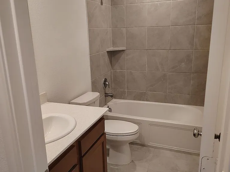 142 Plumcove Dr — Photo 31