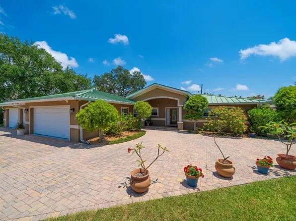 407 Harbor View Ln, Largo, FL 33770