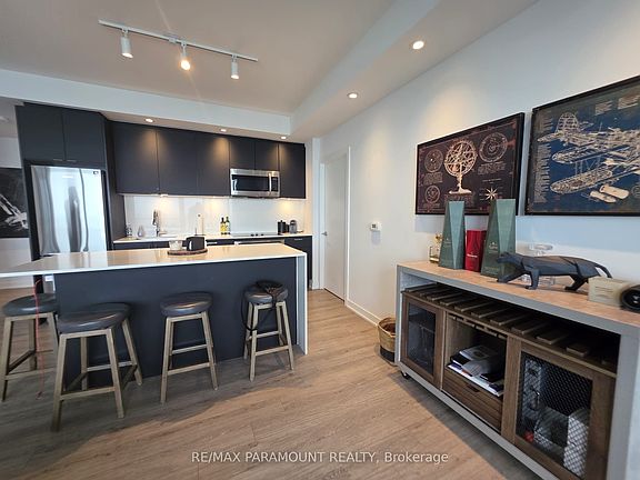 3rd image of 1926 Lake Shore Blvd W #1807