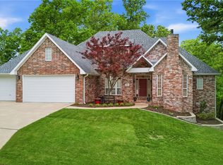 23 Stonehenge Dr, Bentonville, AR 72712