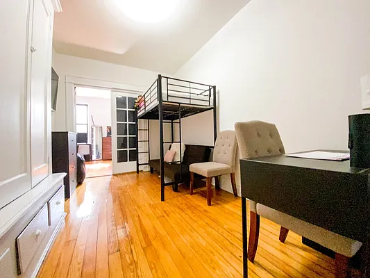 Rented by RealTegrity NY LLC | media 12