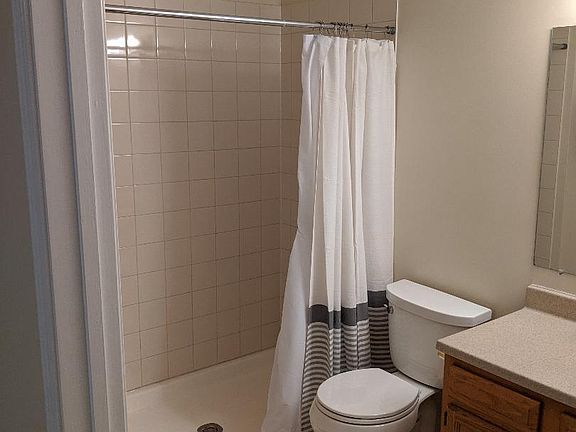 4th image of 104 Shinnecock Ln #104