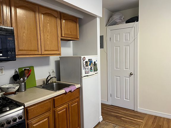 2nd image of 216 W 100th St APT 413