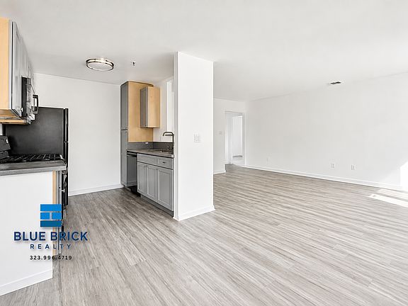 3rd image of 7308 Canby Ave #7