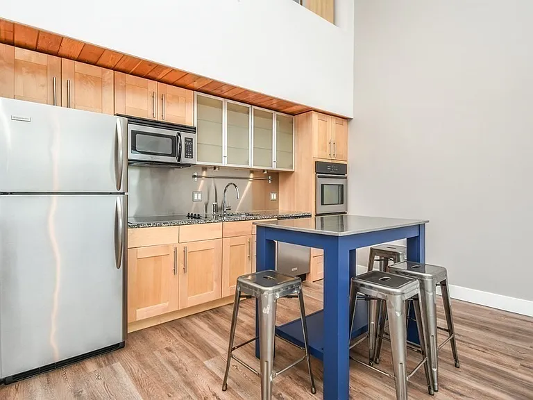 290 Pleasant St #317 — Photo 12