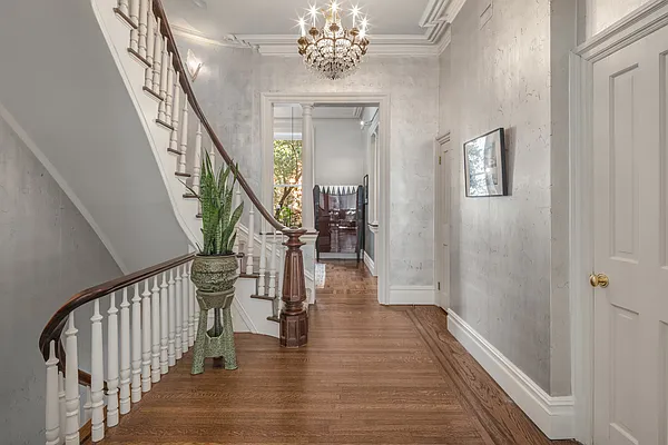 Rented by Compass | media 13